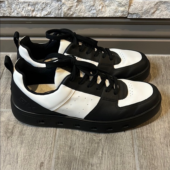 Ecco 720 Street wear Black and White Low-Top Sneakers  size 44 / US 10-10.5 - Picture 2 of 12